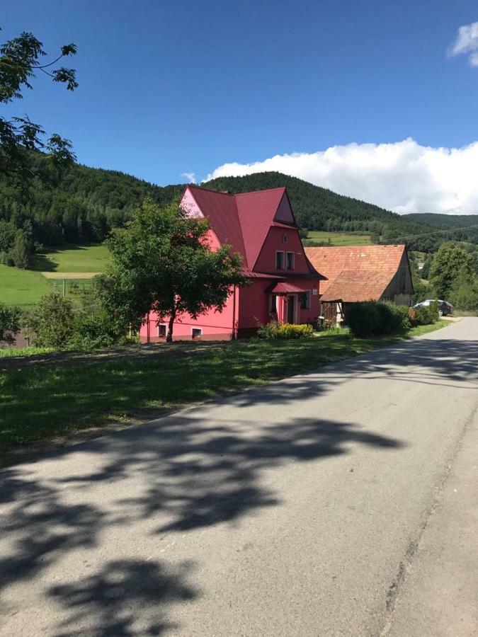 Malinowy Domek Villa Mlynczyska Buitenkant foto