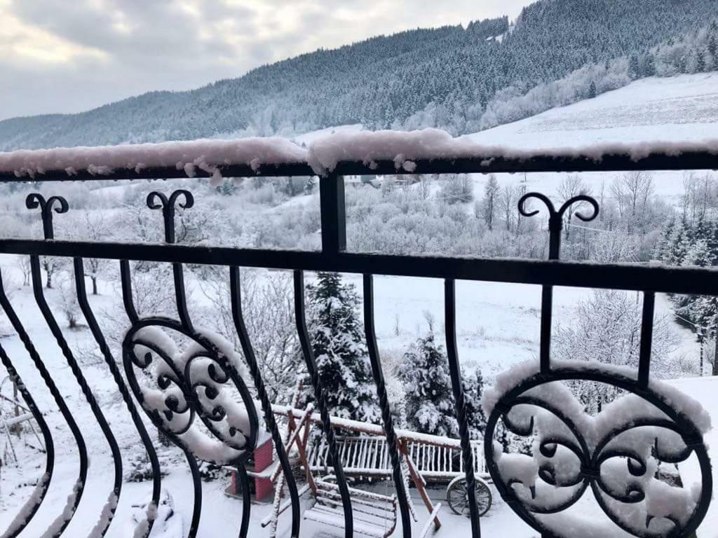 Malinowy Domek Mlynczyska Buitenkant foto